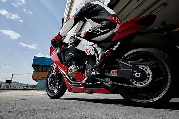 Honda CBR1000RA FIREBLADE Изображение для фотогалереи: CBR1000RA FIREBLADE 