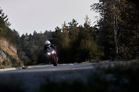 Honda CBR1000RA FIREBLADE Изображение для фотогалереи: CBR1000RA FIREBLADE 